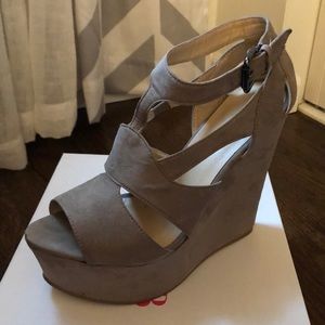 NWOT Cut Out Wedges